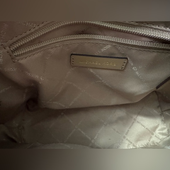 Michael Kors Tan Pebbled Leather Satchel/Crossbody - Picture 8 of 11